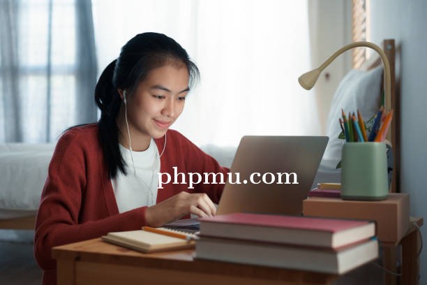 Strategi Universitas Menjangkau Mahasiswa Lewat Media Online