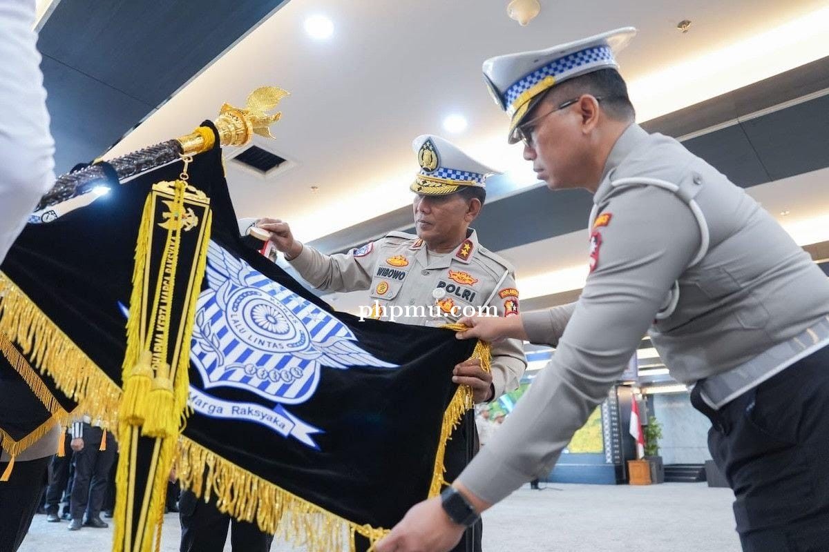 Jelang HUT ke-71 Lalu Lintas Bhayangkara, Kakorlantas Polri Pimpin Upacara Pencucian Pataka Dharmake