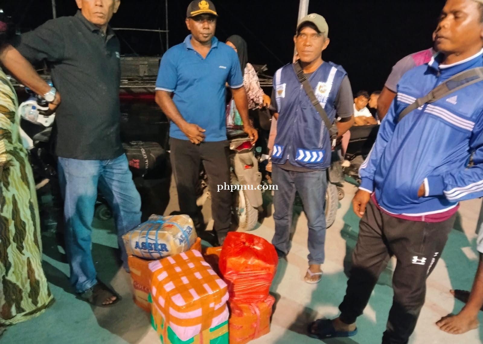 Sinergi TNI-Polri dan Pemerintah Distrik Gagalkan Penyelundupan 170 Liter Miras Oplosan di Dermaga S