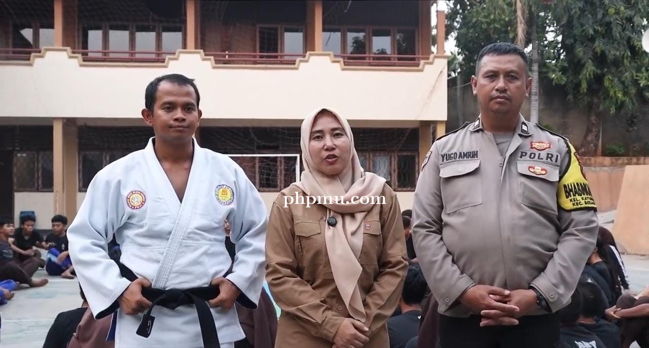 BENTUK KARAKTER SISWA, POLSEK BEKASI SELATAN GANDENG SMK TERATAI PUTIH GLOBAL 1 LATIHAN HU-JITSU KAN