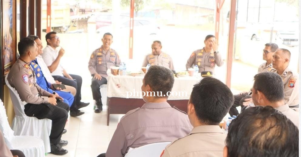 Kunjungi Polsek Salawati, Kapolres Sorong Tegaskan Jaga Marwah Institusi dan Layani Warga dengan Hum