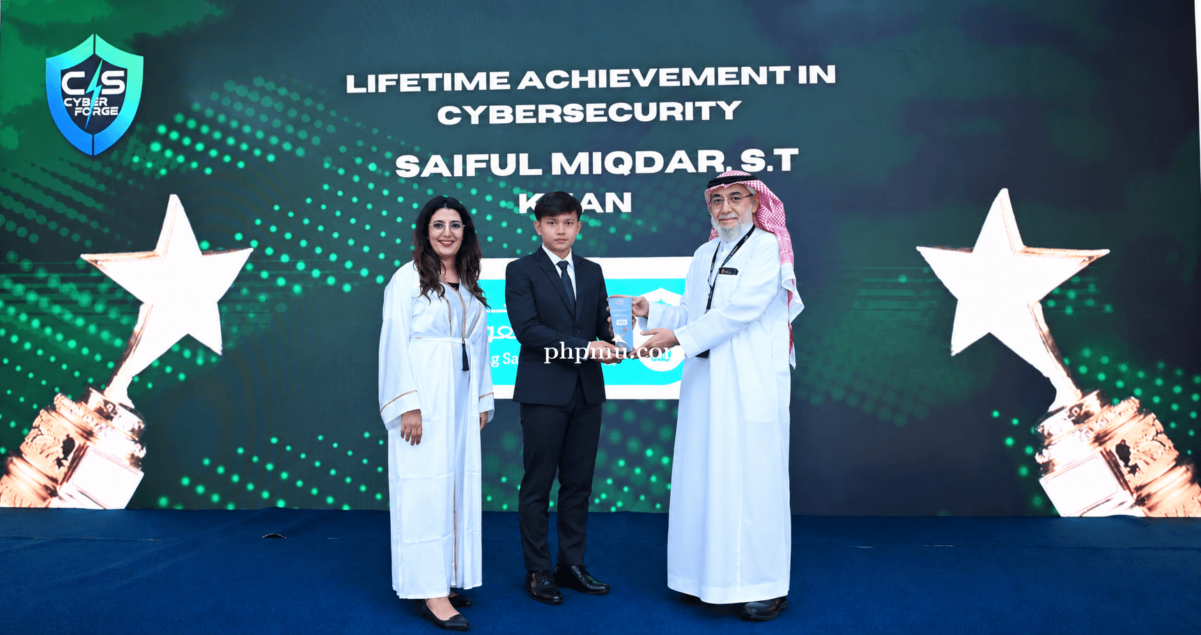 Saiful Miqdar Raih Lifetime Achievement Award di Bidang Cybersecurity dalam CyberForge 2023